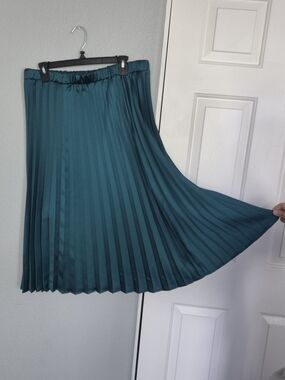 Nine West Pleated Satin Midi Skirt